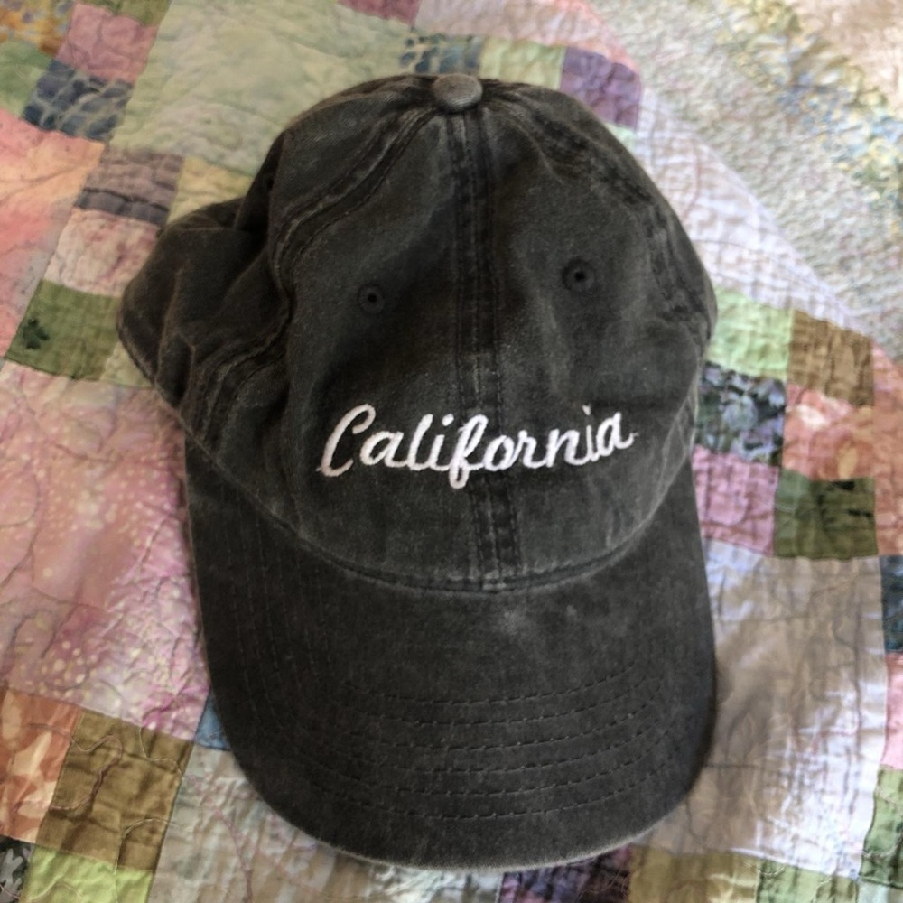 Brandy Melville California hat